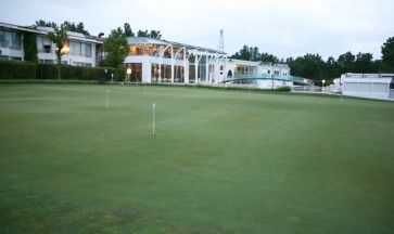 Riviera Golf Resort sceglie Target Sinergie per housekeeping e governariato. I servizi di pulizia alberghiera offerti.