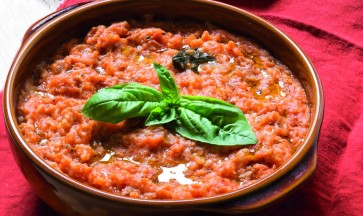 Viva la pappa col pomodoro! In Emilia inizia la stagione per le aziende conserviere, come la Menù. E Target Sinergie partecipa con la divisione Igiene industriale.
